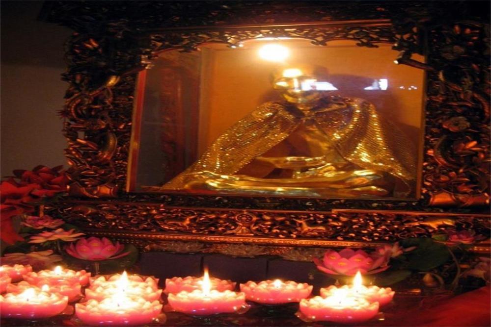 九华山唯一的女性肉身佛像,去世5年肉身不腐,肤色仍与常人无异