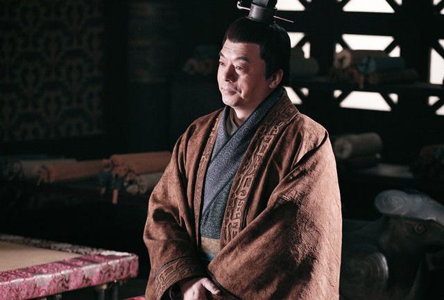 侠累,韩烈侯的季父,韩国有名的跋扈宰相,宗族盛多,持兵戟而卫侍者众多