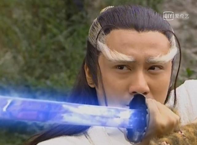 武林中有名的剑客,被弄月公子戏弄之后狠下决心,运气好遇上了边疆老人