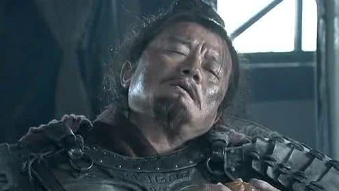 (袁术)欲回寿春,又被群盗所袭,只得住于江亭.