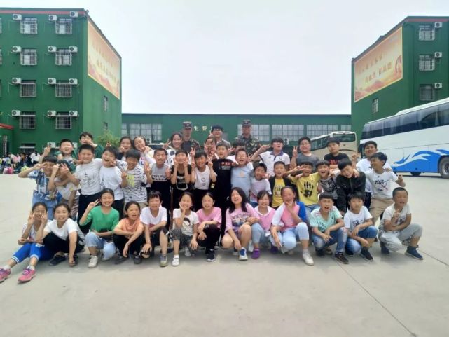 管城回族区席村小学四年级学生参加社会实践活动