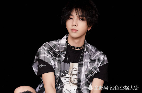 忘了《心如止水》吧,华晨宇新歌更走心,失恋过