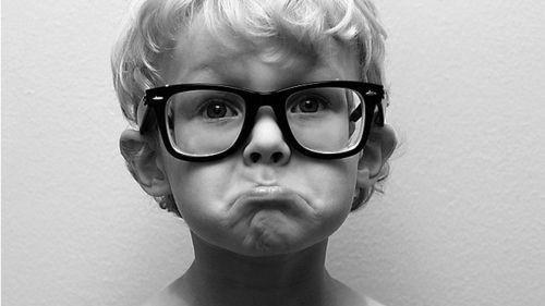 "妈妈生病,女儿回应冷淡",孩子冷漠自私,是你没教她如何爱