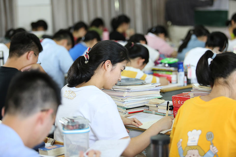 高中生们应该知道的真相:生活实苦,但请足够相信-看点快报