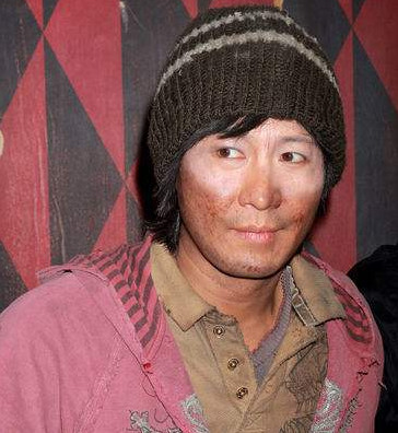 四大天王换炫酷造型,郭富城顶着鸡冠头,刘德华真是帅到犯规!