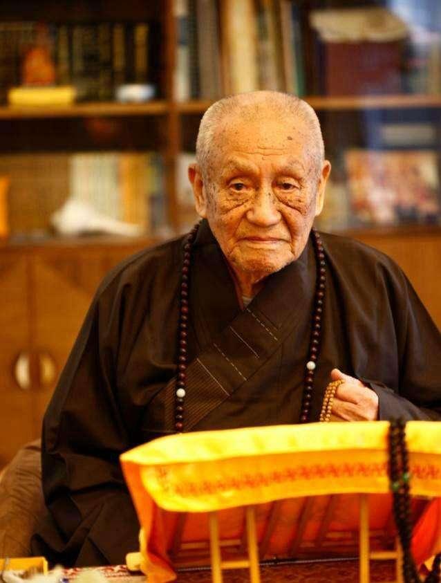 九十年代忏云法师与梦参长老座谈,其间梦参老和尚谈到虚云老和尚:我仅