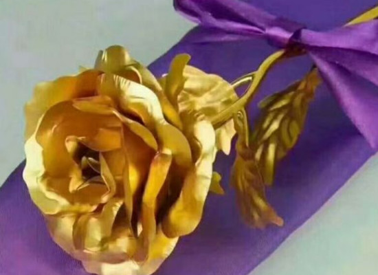 运气测试:4朵金花,哪朵是真的?测你最真实的性格是什么!