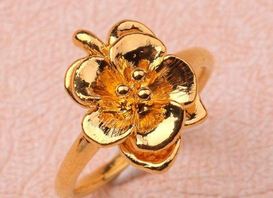 运气测试:4朵金花,哪朵是真的?测你最真实的性格是什么!