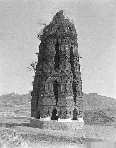 杭州西湖的雷峰塔为什么会倒?真相被揭开,让人