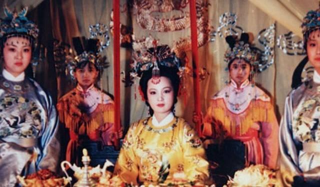 贾府|红楼梦中，元春被杀后，贾府为何不及时收手？