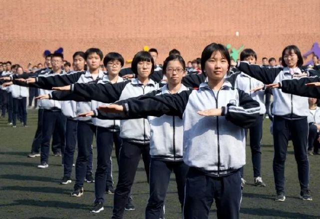 石家庄63所学校最美校服大pk,最美的原来是这一套!