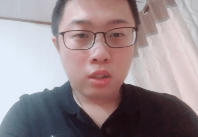 主播大龙猫连麦女主播,遭妻子刷礼物警告,网友:不是第一次了!