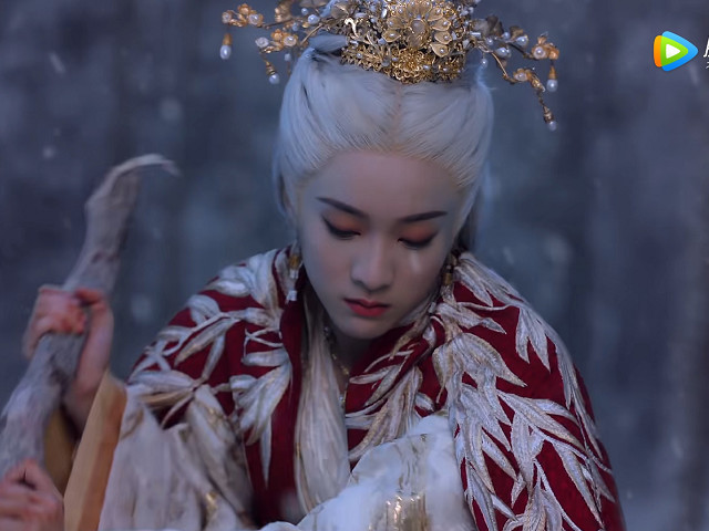 白发:漫夭头发变黑时,千万别打开弹幕,否则一秒笑出"猪叫"!