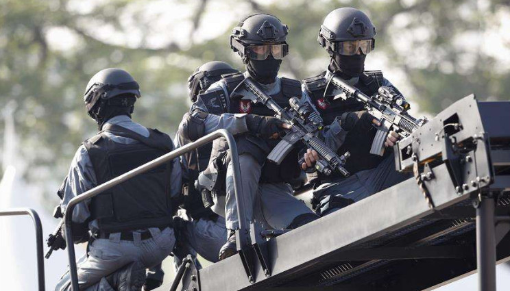 特警戴面罩,军人用迷彩,都是伪装为啥二者差别这么大?