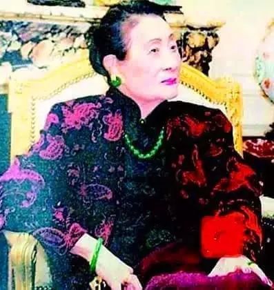 翡翠|慈禧太后戴过的翡翠朝珠，如今价值8亿，竟然在她手上？