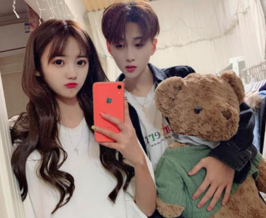 王乐乐与套路璐是一对网红小情侣,虽然他们在一起的时间只有4-5个月的