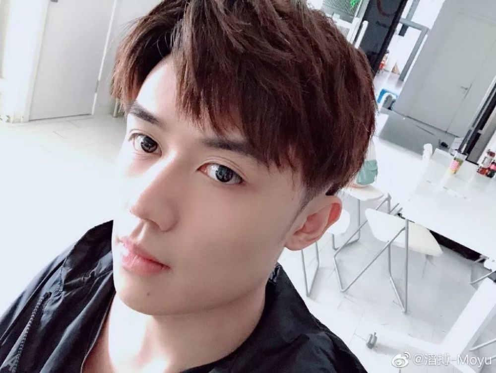 tes现挖煤三兄弟,moyu:摄影师出来我们聊聊