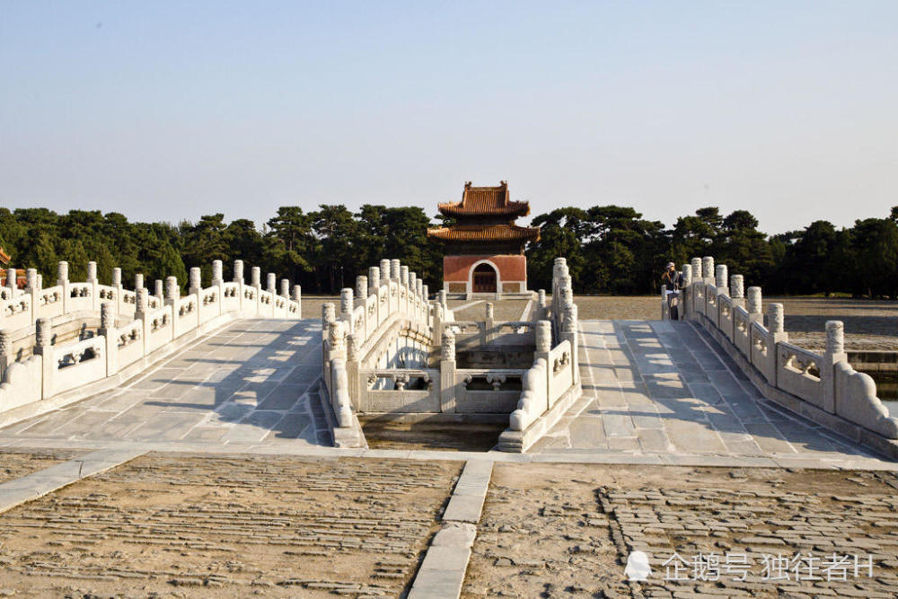 清東陵建立後,基本確立了清朝各陵寢的序列組織,其陵寢都嚴格地遵照