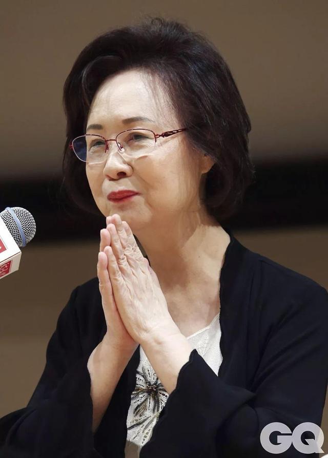 琼瑶知死:一位81岁的女作家如何告别她的丈夫