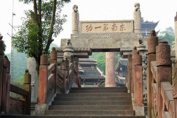 早在殷商之时,庸国就是一个横跨汉中西部地区的泱泱