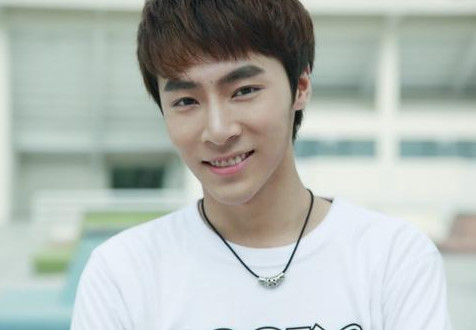 自称是原创歌手,却靠抄袭周杰伦,许嵩成名,被拆