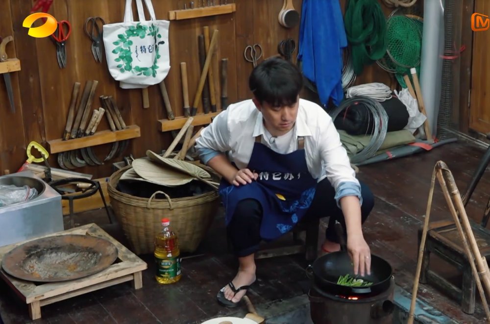 《向往3》黄磊给大家做猪油拌面,看他偷放这些调料,能好吃?