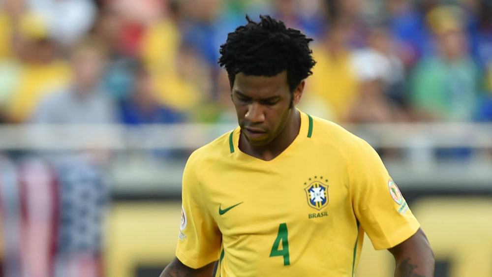 代表巴西国家队出战的吉尔