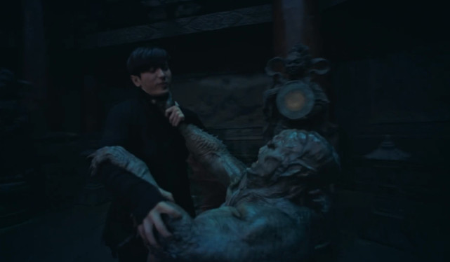 怒海潜沙:海猴子是什么怪物?变异活了几百年,还暴露致命弱点!