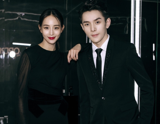 李佳琦跟明星合影都是彬彬有礼,只有跟他合拍,最放得开!