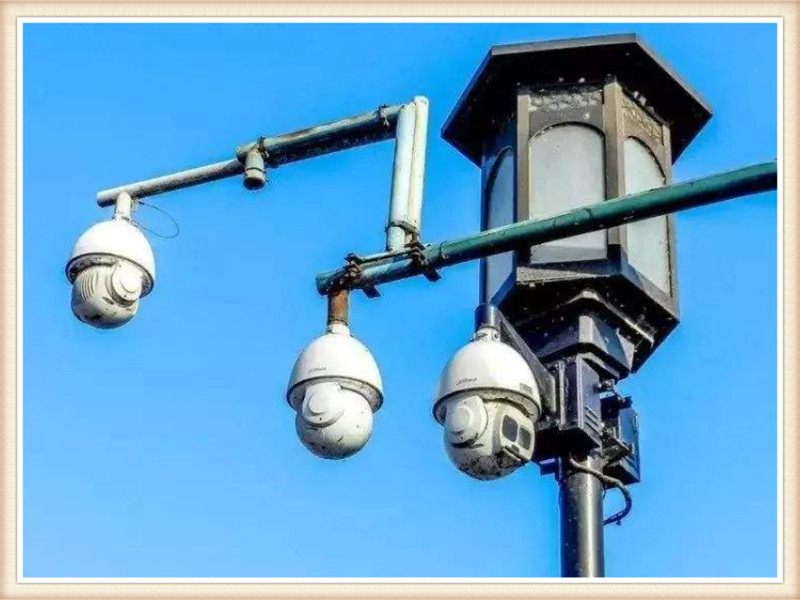 如果是新手开车被电子眼闪到,势必会慌张,听听老司机怎么说