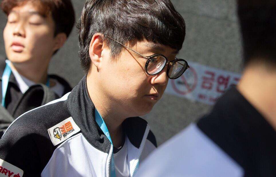 skt梦游开局,可汗和mata问题大,还有一个人要背大锅