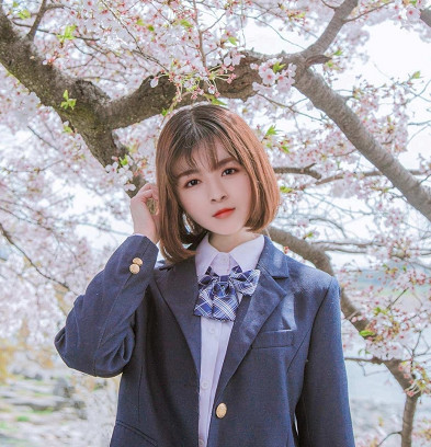 r1se女装造型焉栩嘉精致周震南清秀看到任豪坐不住了