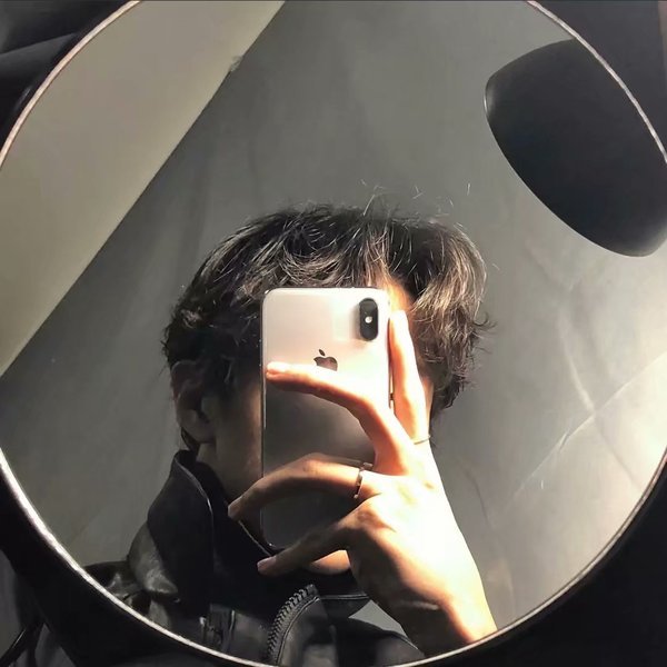 千万别撩一个不爱发朋友圈的男生:摸不准的爱情,你别碰