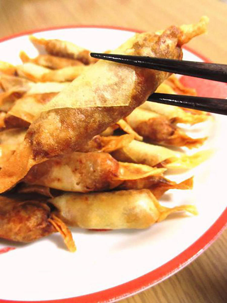 天热别包馄饨,教你懒人吃法,卷一卷5分钟出锅,早餐上桌准吃光