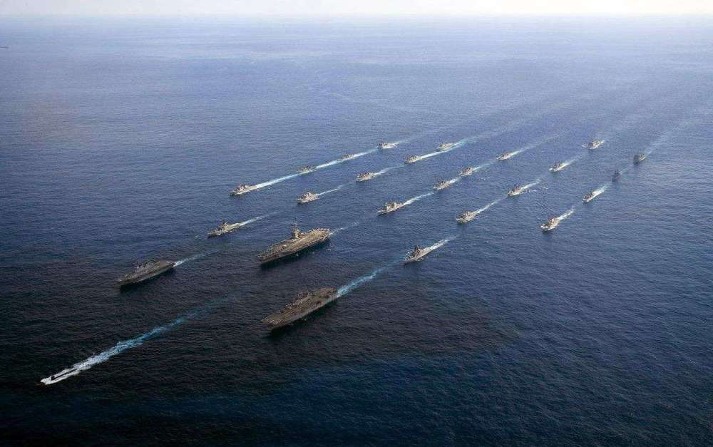 航母战斗群花钱如流水,为何美国能养11个?其实是航母在养他们