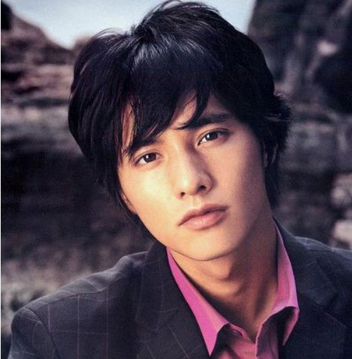 他是被公认的 韩国第一帅 看到他的农村父母 美貌都是注定的