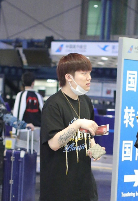 而pgone现在应该也正在为全球巡回演唱会做准备,因此