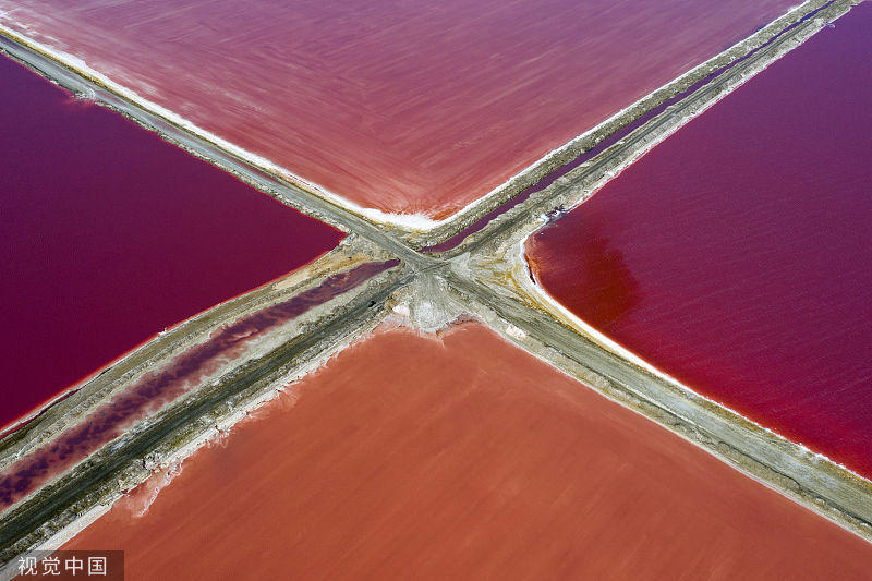 航拍美图 纳米比亚彩色盐田