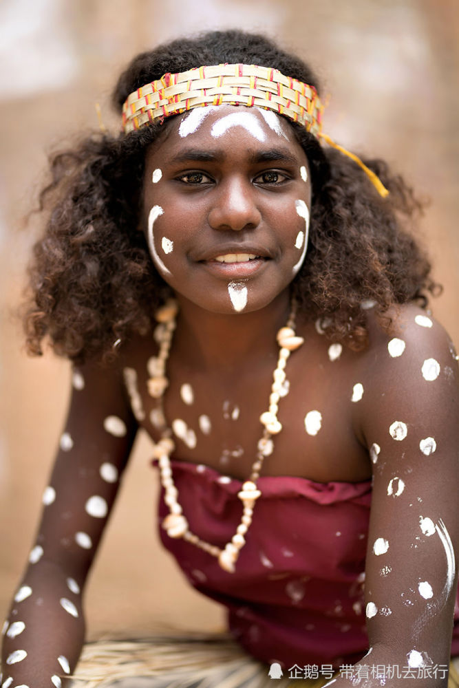 巴布亚新几内亚东部高地坦布尔的巴布亚妇女 (来自:带着相机去旅行)