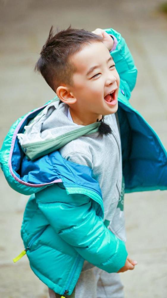 郑爽都忍不住想生三个孩子,这档综艺看了都想生娃了