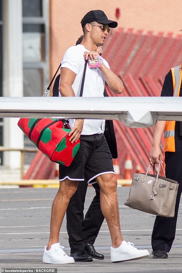 根据《每日邮报》21日的报道,c罗的律师要求法官驳回凯瑟琳·马约加