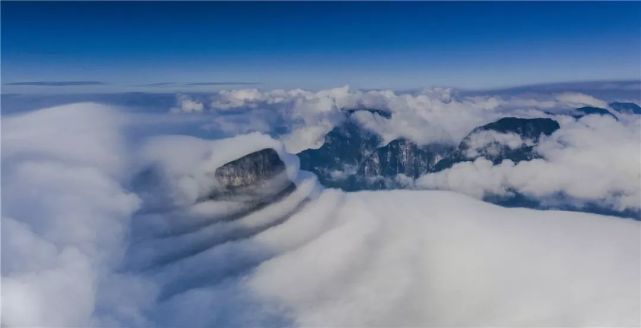 张家界天门山的筋斗云呼叫孙悟空!