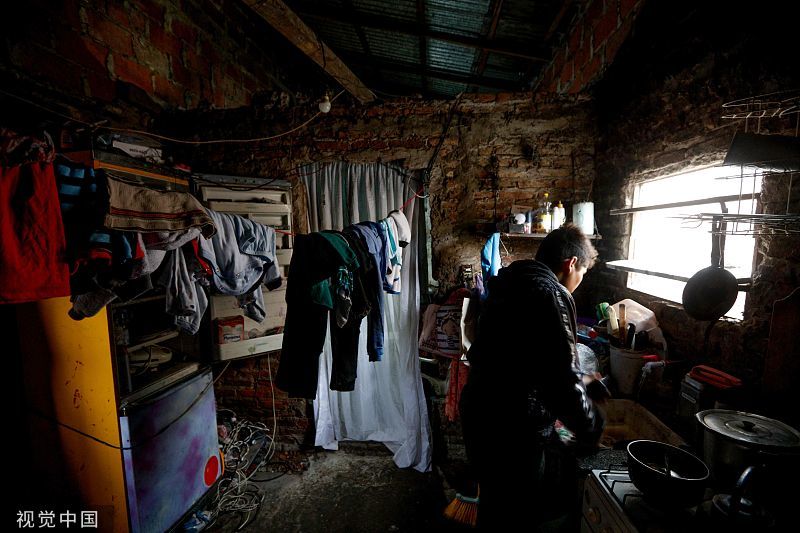 实拍阿根廷艰难度日百姓,通货膨胀率高,物价飞