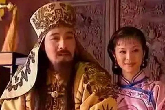 二战期间,一日本军官自称是洪秀全后裔,进洪氏宗祠三拜九叩