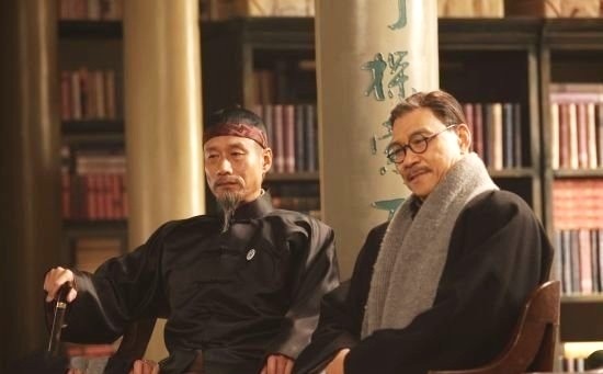 《建党伟业》刘佩琦(左一)饰演辜鸿铭