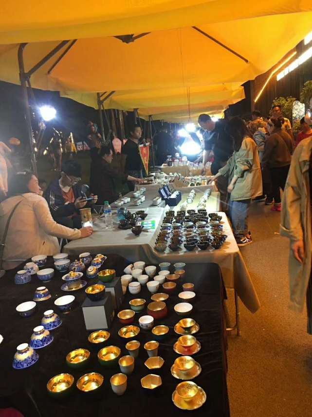 陶溪川的陶瓷集市