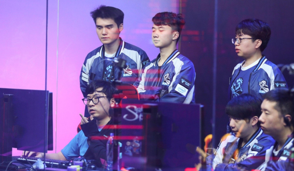 DOTA2：NB战队疑似不和？