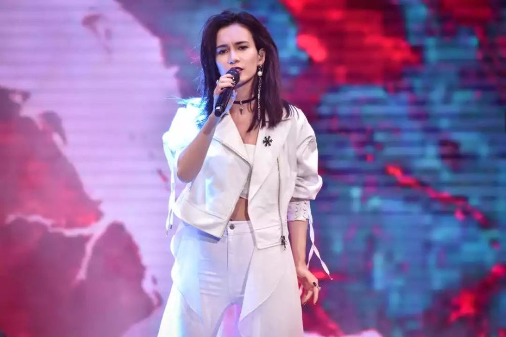 真正让她在国内具有知名度的作品,便是在电影《战狼2》中再次搭档吴京