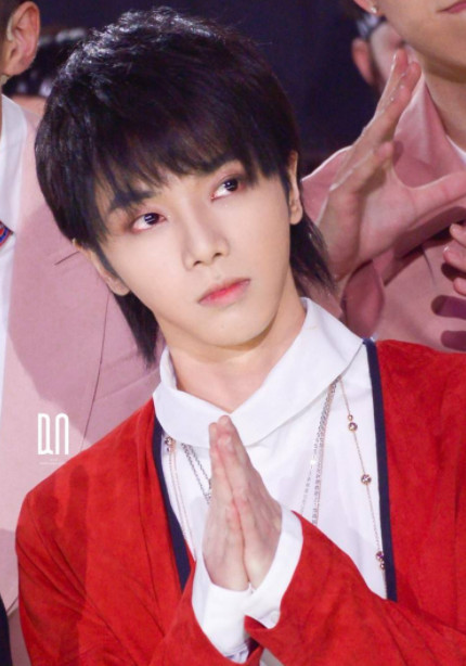 本以为华晨宇鲻鱼头够帅了!看他换鹿晗同款"羊毛卷"网友:想追