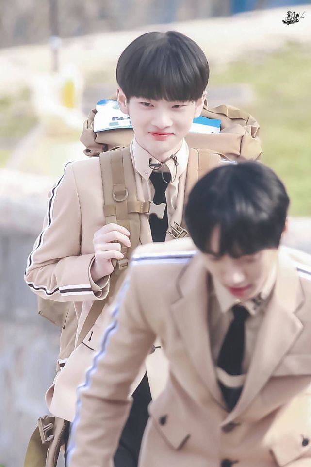 周震南的生命树范丞丞的祈祷之手爱豆的纹身都有什么意义